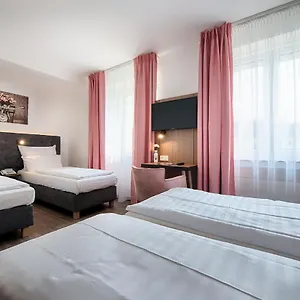 Home Hotel Szálloda